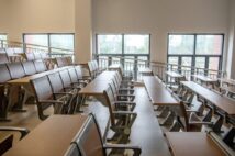 第3波到来で対面講義に不安も… コロナに翻弄される大学生たちの憂鬱