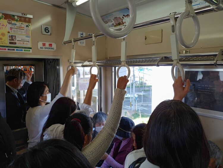 電車内で最も感染リスクが低いのは？（写真／GettyImages）