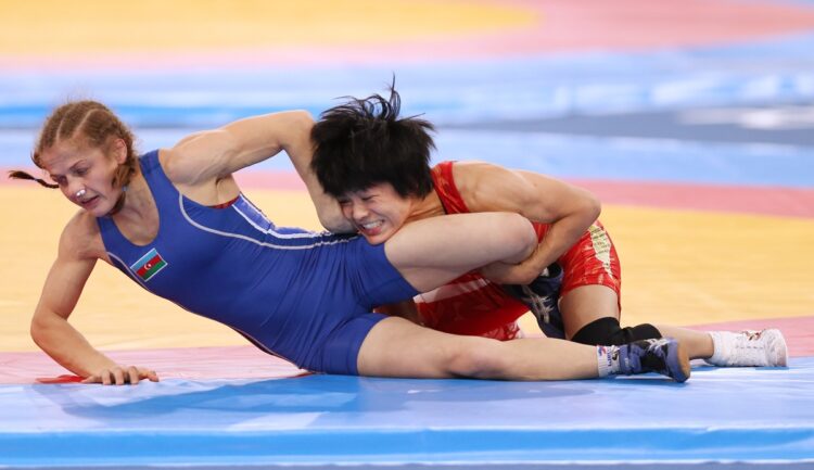 ロンドン五輪の決勝では7才下の北京五輪銅メダリスト、マリア・スタドニク（アゼルバイジャン）を相手に果敢に攻め、この日、日本選手団に3つの金メダルをもたらした（時事通信フォト）