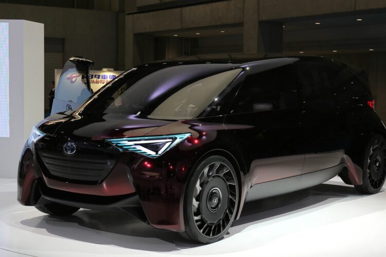 2017年の東京モーターショーで披露した次世代カー「ファイン─コンフォート・ライド」（時事通信フォト）