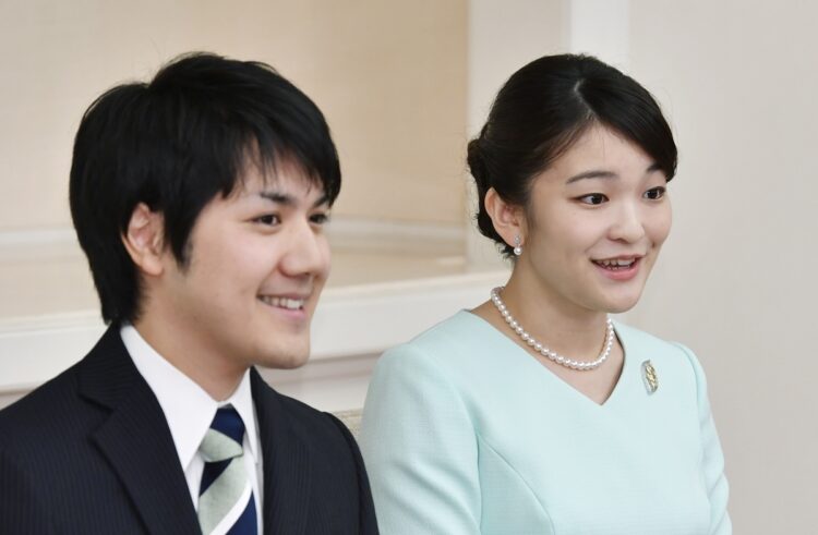 このまま結婚へと進むのか（時事通信フォト）