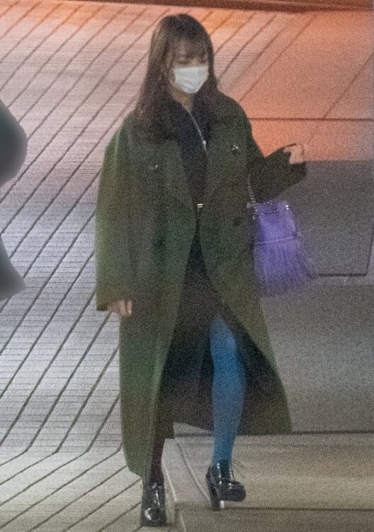 ラジオ局から出てきた宇垣