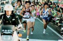 箱根の歴史に名を刻む渡辺氏の力走(共同)