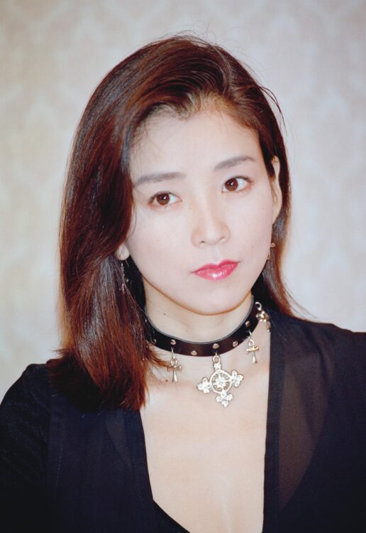 川島なお美写真集 裁判官だった父の退官を待って出版された｜NEWSポストセブン