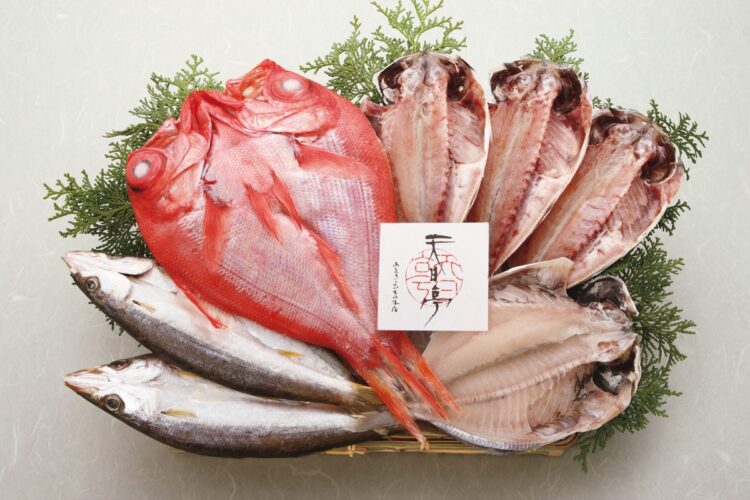 旨さ異なる4種類の魚を食べ比べ