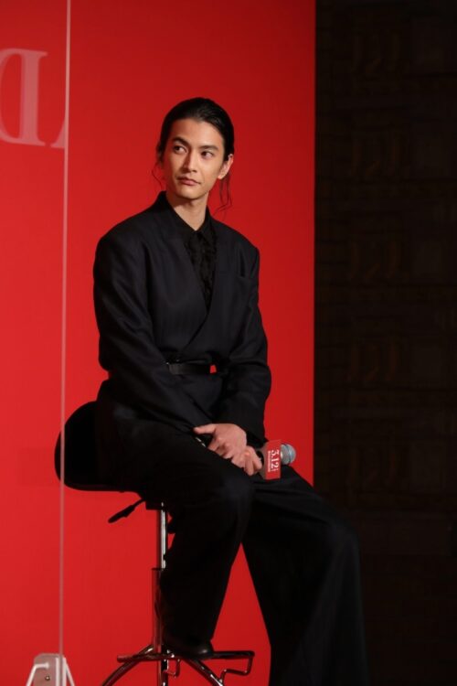 歴史の操作しようとする不破瑠依を演じた渡邊圭祐