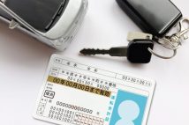 免許取得しても車を買わない若者たち「これは身分証」「車は贅沢品」