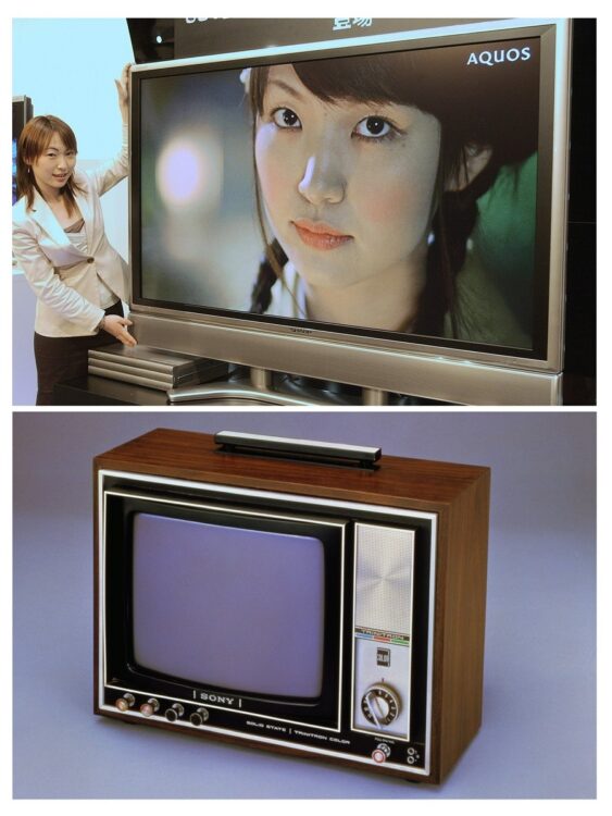 2005年、薄型テレビの出荷台数がブラウン管式を上回る。画面サイズが世界最大のシャープの65型液晶テレビ（上）、カラーテレビで人気が高かった、ソニーのトリニトロン方式ブラウン管を採用した第1号機「KV-1310」。［ソニー提供］（時事通信フォト）