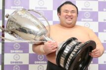 2020年11月場所で優勝した貴景勝（時事通信フォト）