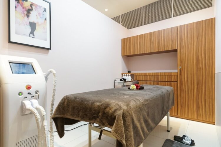 施術ルームは清潔感あふれる