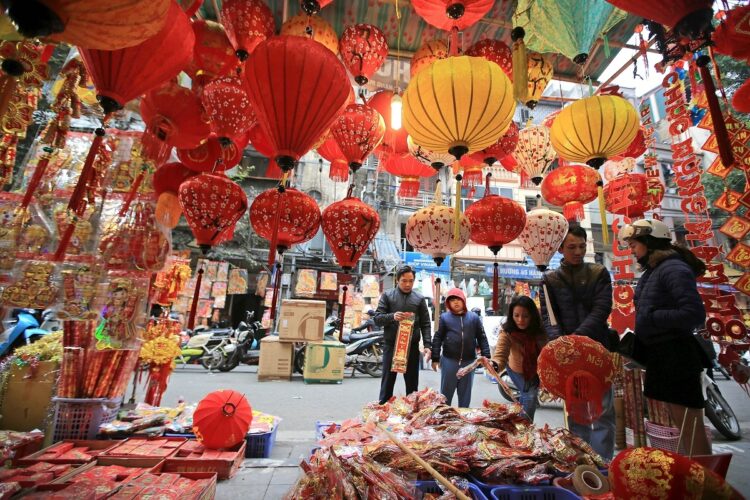 ベトナムでは旧正月を盛大に祝う（EPA＝時事）