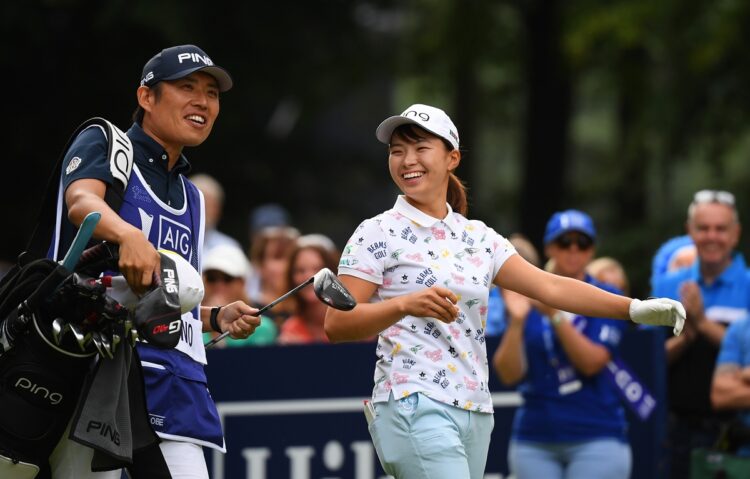 渋野日向子と恩師との間に何が？（左が青木コーチで、2019年の全英女子OP。Getty Images）