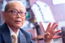 小笠原文雄さんはこれまで在宅看取りを1800人以上、一人暮らしの看取りを120人以上経験してきた。日本在宅ホスピス協会の会長も務めている