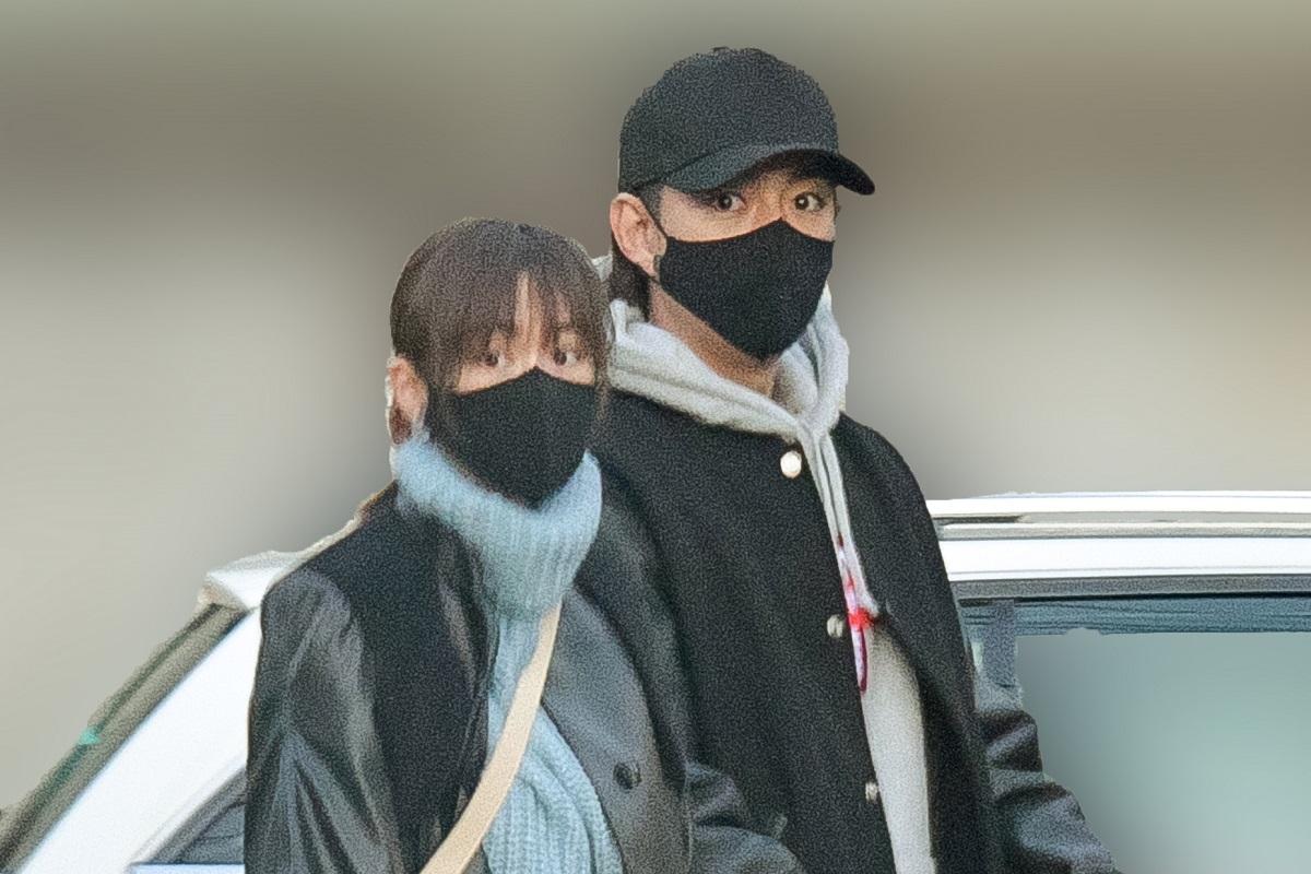桐谷美玲と三浦翔平のベビーカーでお出かけ姿 愛犬家マナーにも好印象 Newsポストセブン 桐谷美玲と三浦翔平のベビーカーでお出かけ姿 愛犬家マナーにも好印象 Newsポストセブン