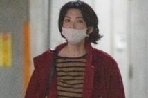 田中麗奈「なっちゃん」から23年!吹っ切れたカジュアルウェア撮