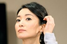 大人気・大江麻理子アナが「マスク着用」で挑むニュース戦争