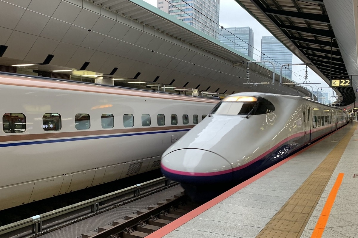 天皇家の方々が乗る『お召列車』 両陛下が“立ちっぱなし”の理由