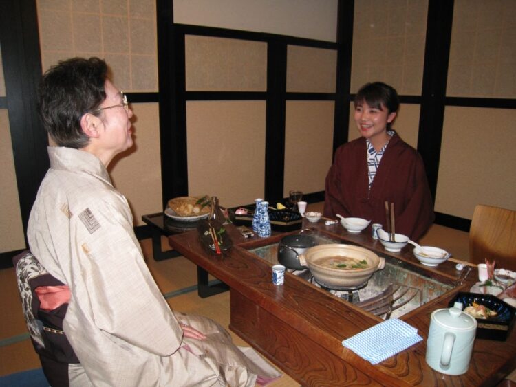山崎さんは、旅館に宿泊し、食事をしながら、ざっくばらんに女将たちの話を聞いてきた。写真は越後湯沢温泉・高半にて
