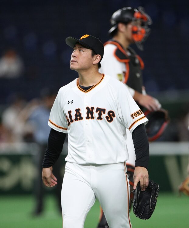 2015年、巨人ドラフト1位指名の桜井俊貴投手（時事通信フォト）
