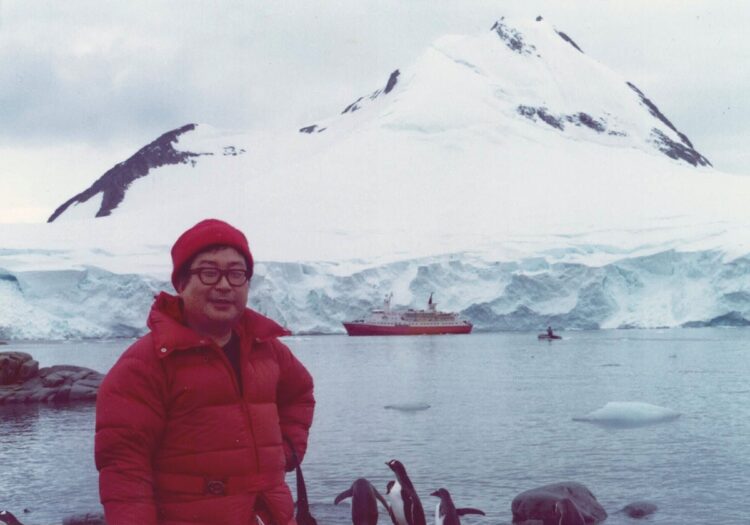 小松氏は1974年、自らも南極を訪れた