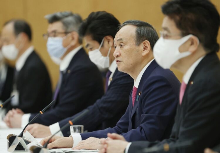 自身の「マスク着用」も怪しい菅首相は事態を正確に把握しているのか（時事）