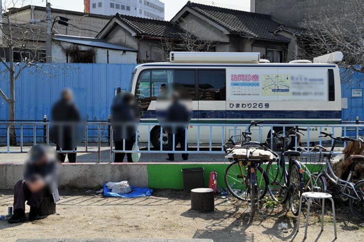 結核感染防止のため定期的に訪問診療が行われる