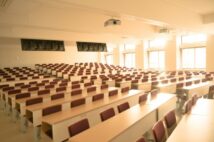 変化する大学講義スタイルにどう対応? 新入生が事前に準備しておきたいこと