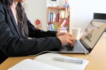 オンライン講義導入で負担が激増する大学教員たちの悲鳴