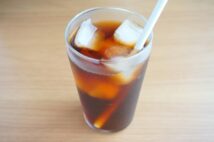 普及する「紙ストロー」へのストレス 吸いにくい、ふやける等、不満の声も