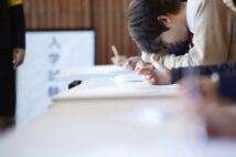 同じ試験会場だと悲劇!先輩たちが遭遇した「迷惑受験生」の事件簿