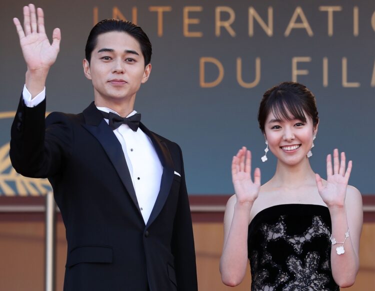 カンヌ国際映画祭では2人で登場（時事通信フォト）