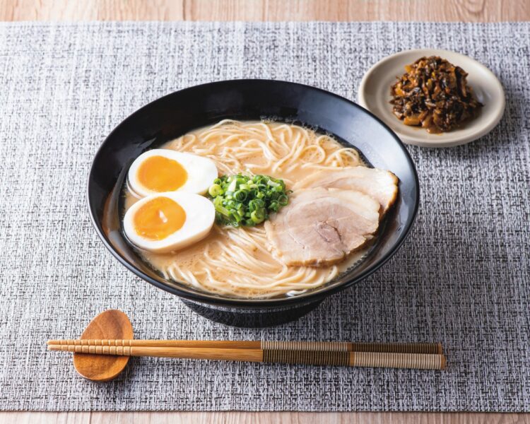 『豚骨ラーメン　1箱 4食入り』（博多一幸舎　1800円）