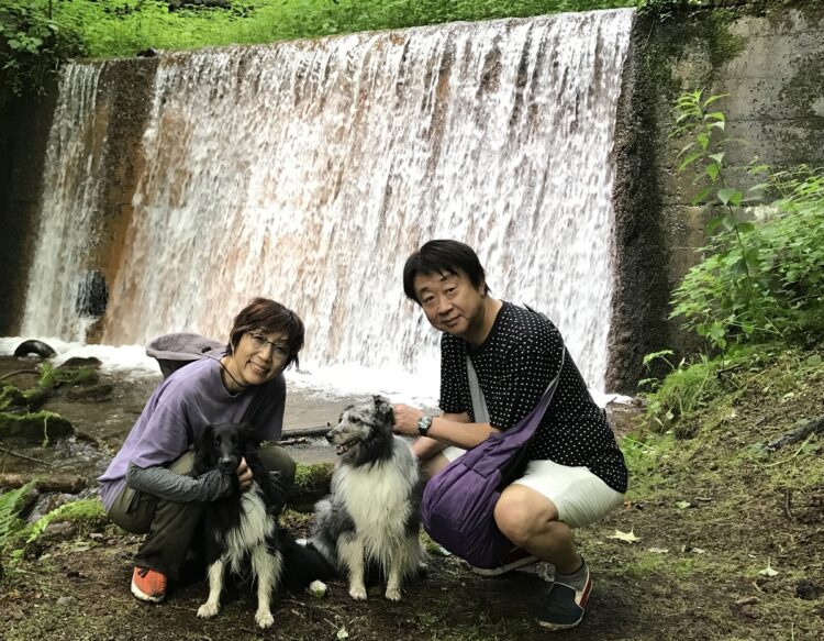 愛犬と行った軽井沢での写真（山村さん提供）