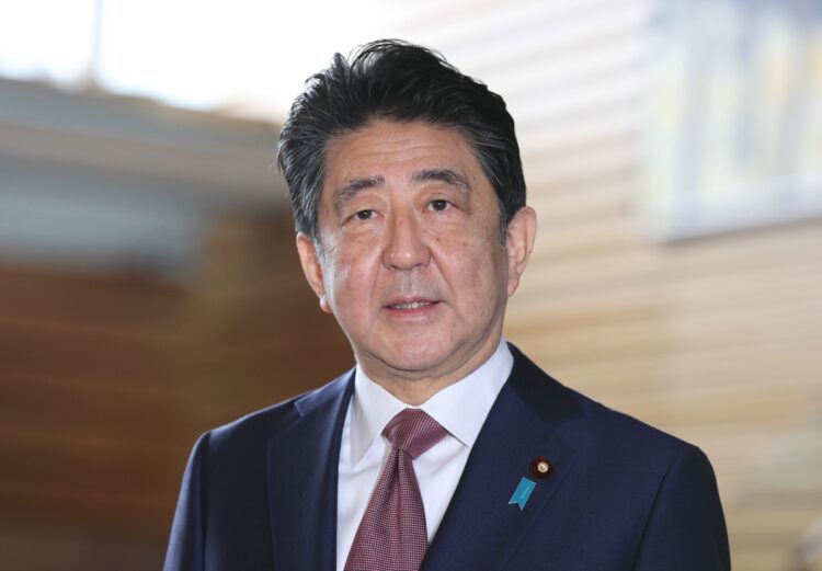 コロナ対策の失敗は安倍晋三・前首相から始まった（時事通信フォト）