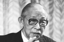 松下幸之助氏ならコロナ禍でどう行動するか?(時事通信フォト)