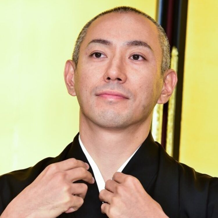 長澤まさみや田中みな実も同じバーに出入りしていたという