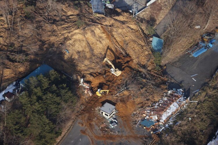 二本松市のサーキット場では土砂崩れが発生（時事）