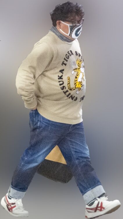 デニムや足元もおしゃれ