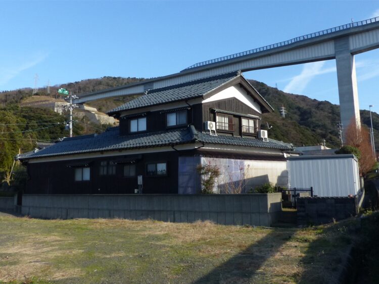 現場となった福井県敦賀市の民家