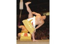 モデル・市川紗椰が貴乃花から力士の味方を聞く（時事通信フォト）