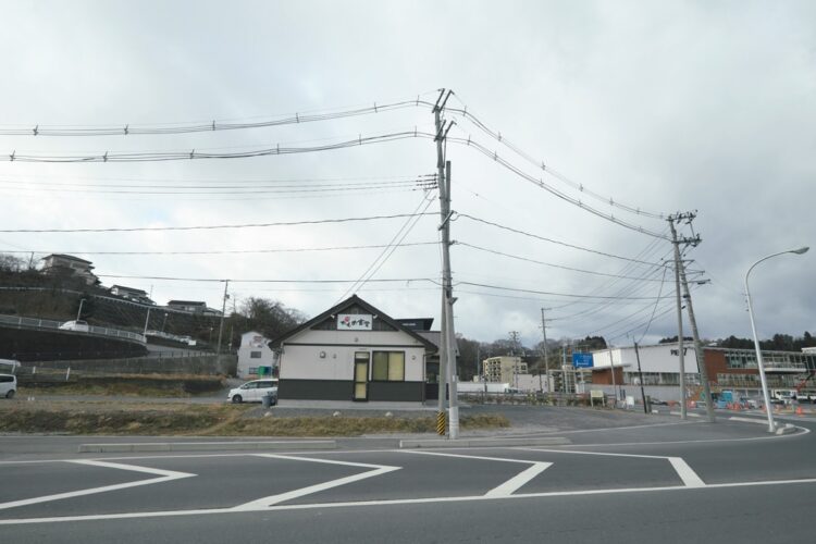 2021年2月26日、宮城・気仙沼市。老舗飲食店「かもめ食堂」も、2015年に旧店舗から数百m離れた場所で営業を再開