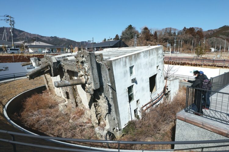 「津波が横倒しにした交番」／旧女川交番（宮城・女川町）