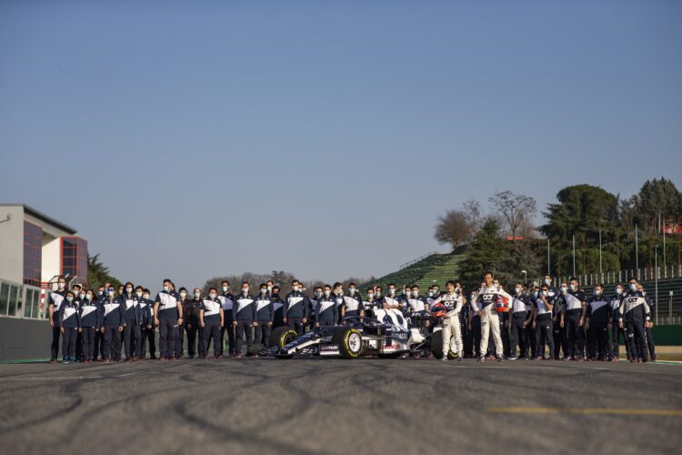 角田裕毅がいよいよF1デビュー。アルファタウリで働く本村由希さんに話を聞いた