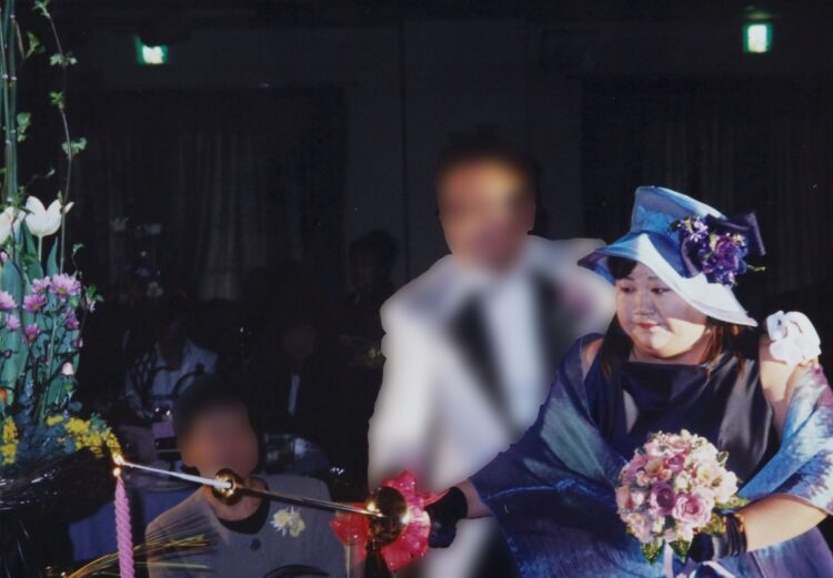幸せそうな結婚式も（2001年）