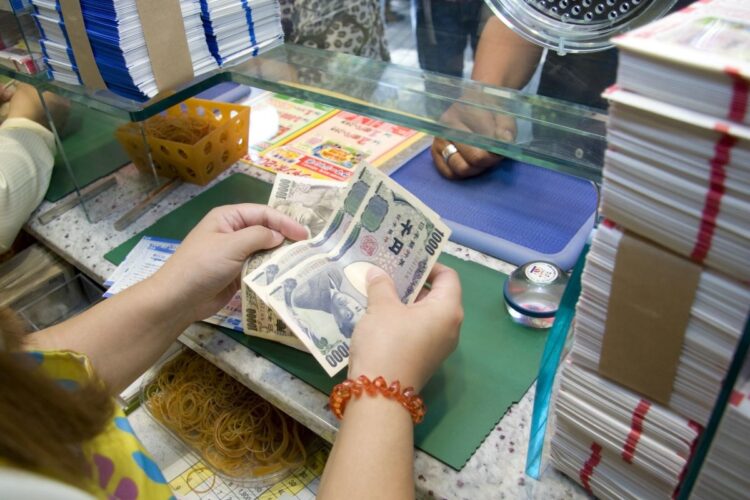 当せん金に税金が一切かからないわけではない（時事通信フォト）