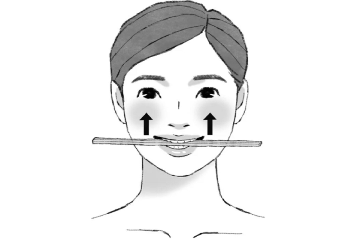 ほうれい線を消すための美顔トレーニング 10秒割り箸スマイル Newsポストセブン ほうれい線を消すための美顔トレーニング 10秒割り箸スマイル Newsポストセブン