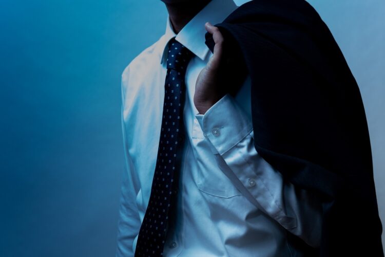 「男らしさの罠」に苦悩する男性は少なくない（イメージ）