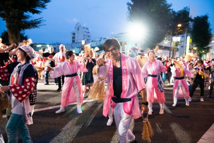 手前がプロジェクト代表を務める山岸清之進さん（撮影：岩根愛）