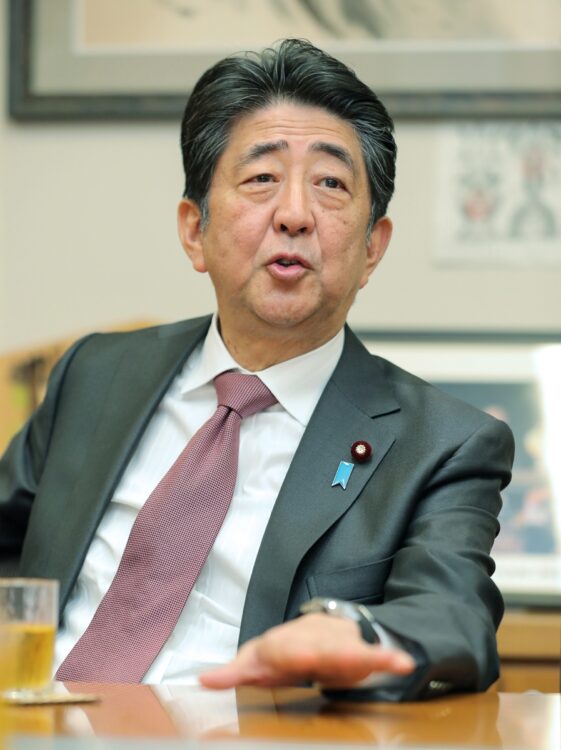 安倍晋三・前首相にはどんな思惑が？（時事通信フォト）