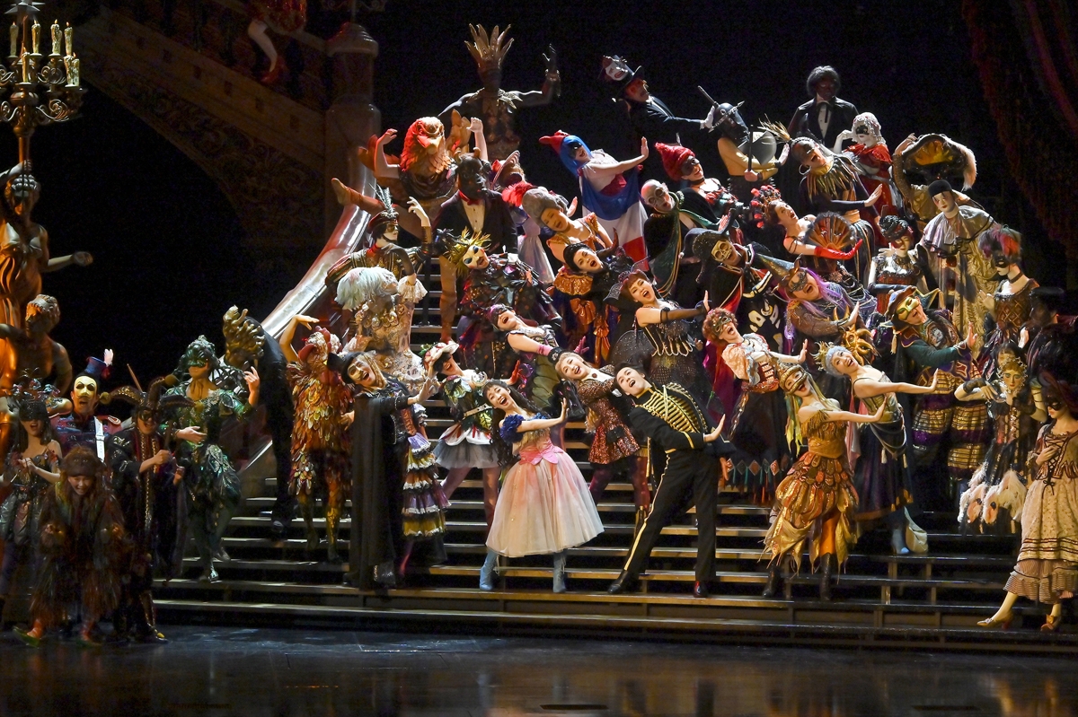 劇団四季『オペラ座の怪人』の幕が上がるまで 魅惑の舞台裏に迫る